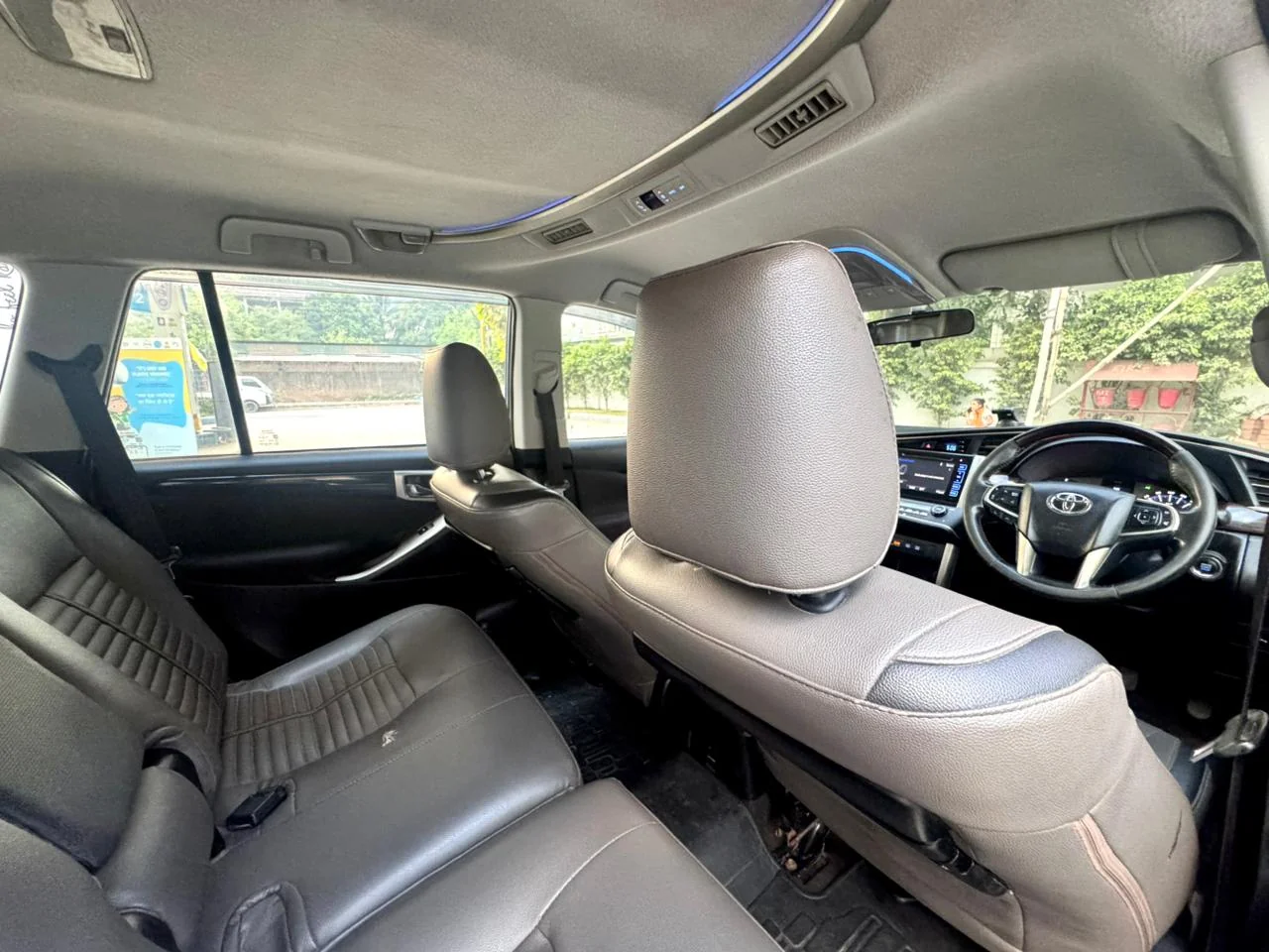 Toyota Innova Crysta - Thumbnail 15